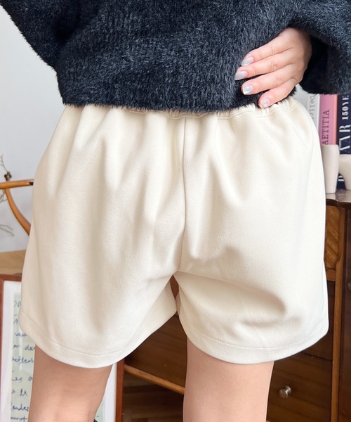 moment+ パンツ 微起毛ウールライク金ボタンフラップショートパンツ