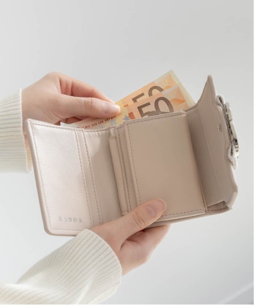 RANDA（ランダ） 財布 ビジューパーツキルティング三つ折りウォレット