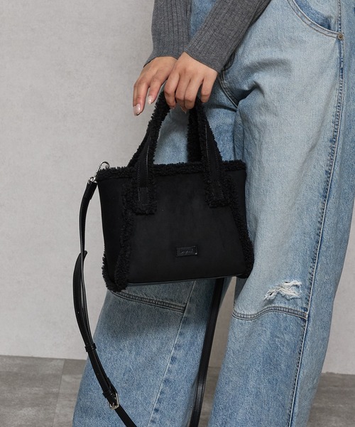 UGG アグ ムートン トートバッグ A4サイズ収納可 ハンドバッグ ショルダー UGG - アグ UGG バッグ トートバッグ ロゴ スウェードレザー ムートン