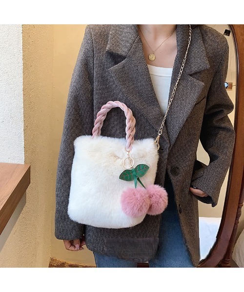 ショルダーバッグ バッグ ふわふわフェクファ素材 可愛いショルダー