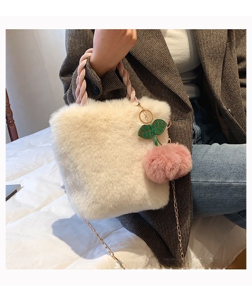 ショルダーバッグ バッグ ふわふわフェクファ素材 可愛いショルダー