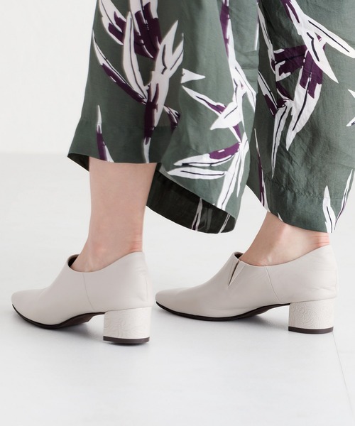 HIMIKO パンプス 「Made in Japan」ペイズリー型押しヒール