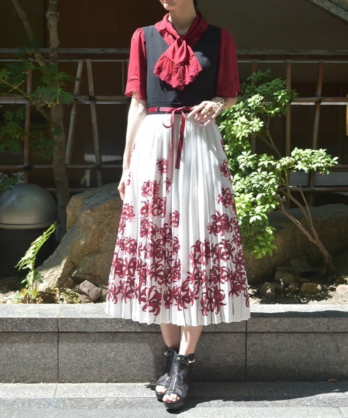 axes femme ワンピース 彼岸花柄プリーツジャンスカ : ZOZOTOWN
