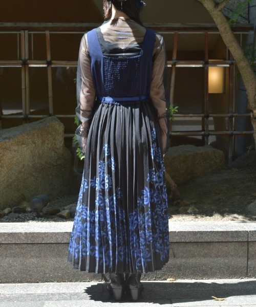 axes femme ワンピース 彼岸花柄プリーツジャンスカ : ZOZOTOWN