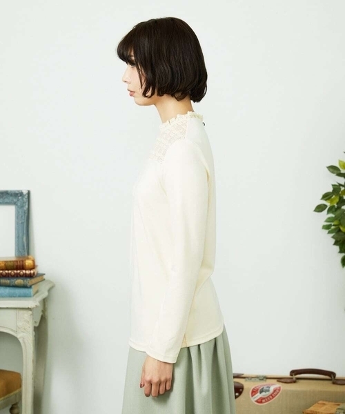 ベアスムース 配色刺繍カットソー(カットソー・Tシャツ) | Jocomomola