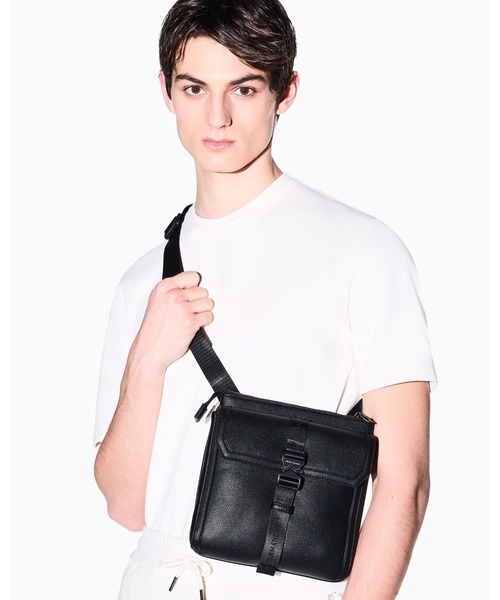 ARMANI EXCHANGE アルマーニエクスチェンジ ショルダーバッグ 美品 ARMANI EXCHANGE ショルダーバッグ 「A|X アルマーニ エクスチェンジ