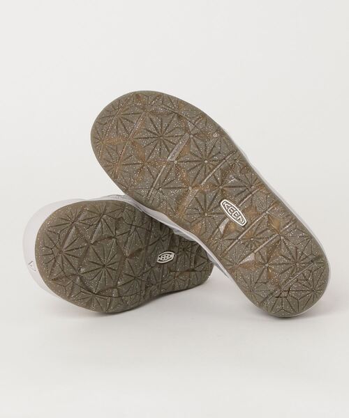 【新品・試着のみ】KEEN キーン22.5cm モキシー サンダル／シルバー MOXIE SANDAL / モキシー サンダル / キッズ サンダル（サンダル