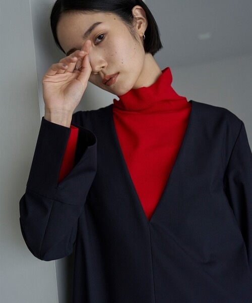 【新品未使用】アンフィーロ　今季　Vネック　ロングカットソー　ワンピース UNFILO（アンフィーロ） ワンピース ウールライク Vネックワンピース