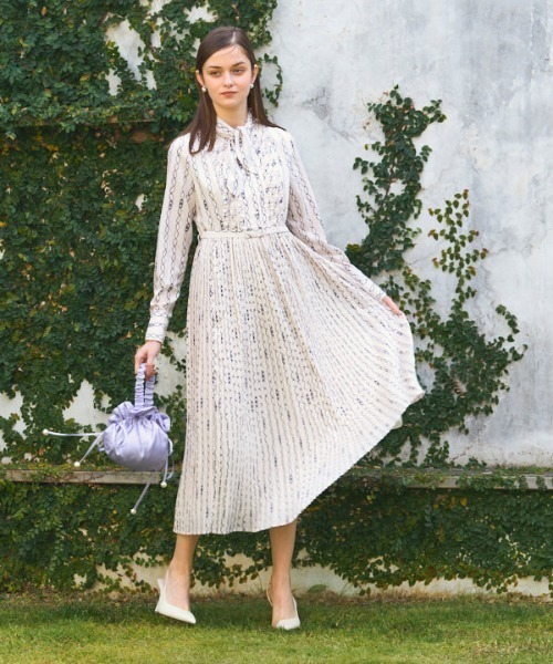 ワンピース Bibiy EFFIE PLEATED DRESS Bibiy. EFFIE PLEATED DRESS ワンピース 白