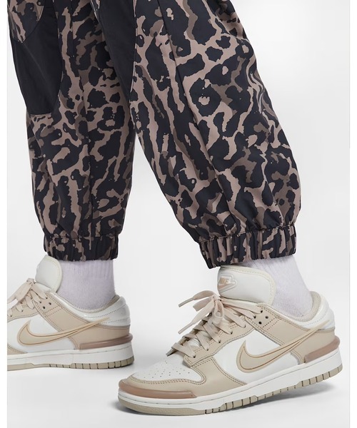 NIKE（ナイキ） パンツ トラックパンツ アニマル柄 IB7267-009/IB7267