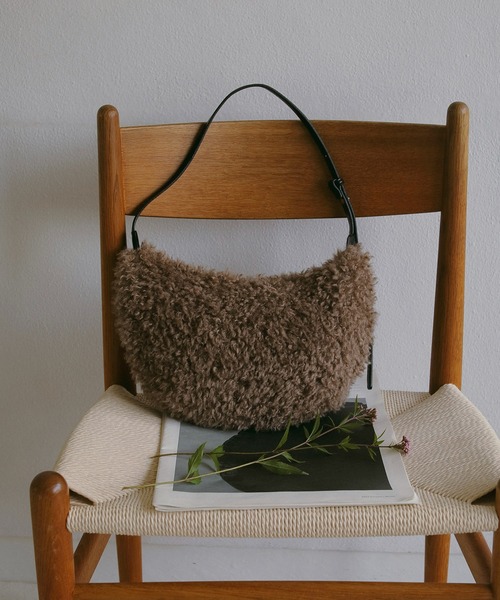 ショルダーバッグ バッグ Fakefur halfmoon shoulder bag/フェイクファー ハーフムーン ショルダー バッグ レディース | EFOLE