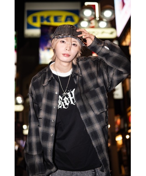 レフレム リングピアス付きTシャツ ブラック REFLEM（レフレム）の「『REFLEM/レフレム』リングピアス付きT