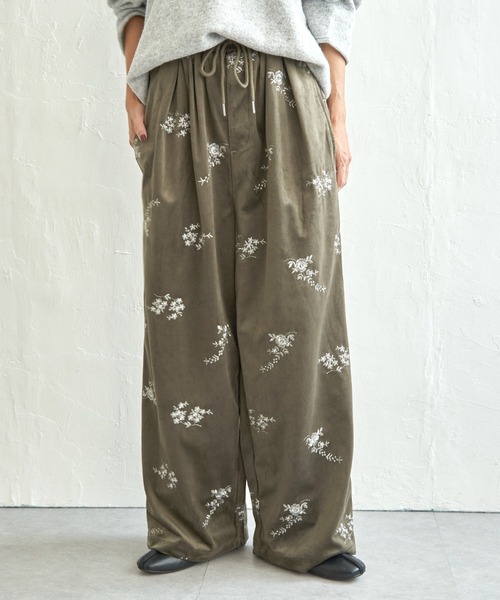 notch. パンツ フラワーエンブロイダリーベロアパンツ レディース