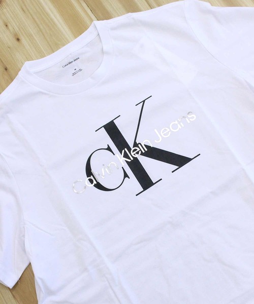 Calvin Klein（カルバン・クライン） tシャツ CKJ メタリック