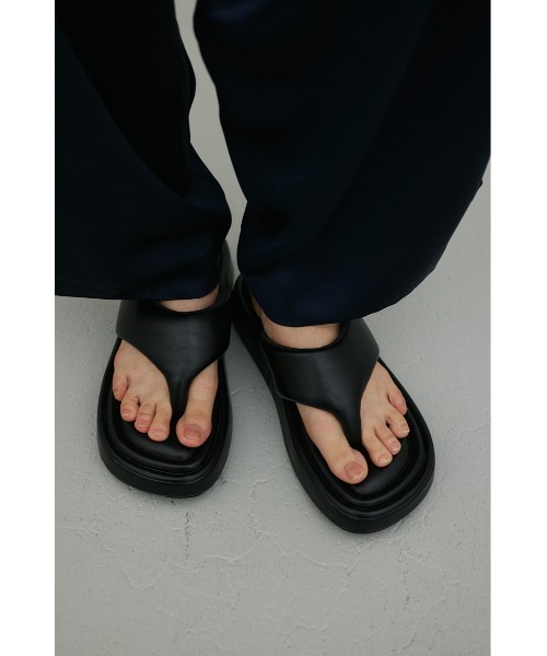 新品未使用❗️SKIMS プラットフォームサンダル 厚底　ビーチサンダル　黒　37 STYLEMIXER（スタイルミキサー） 厚底 サンダル 夏 プラットフォーム