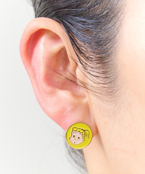 猫のデザイン ピアス(片耳用)と同デザインのネックレストップの2点セット 猫のデザイン ピアス(片耳用)と同デザインのネックレストップの2点