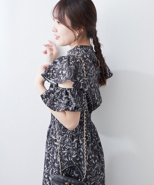 continuer de NICE CLAUP ワンピース 花柄袖開きワンピース