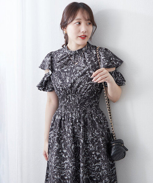 continuer de NICE CLAUP ワンピース 花柄袖開きワンピース