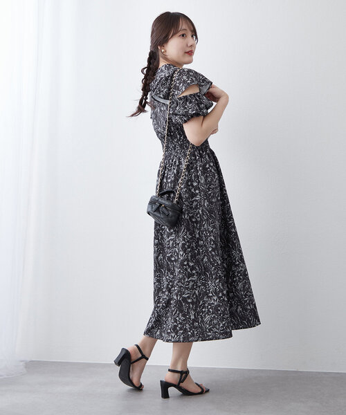＊茶々丸　美品　ふりふ　キクツバメ　花天井　切替ワンピース　ネイビー　和柄 FUNALIVE（ファンアライブ）の「アリュメット 花柄裾切り替え