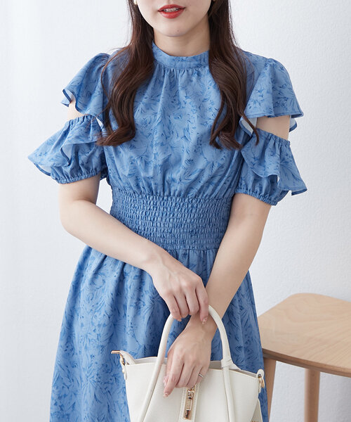 NICE CLAUP ワンピース continuer de NICE CLAUP ワンピース 花柄袖開きワンピース