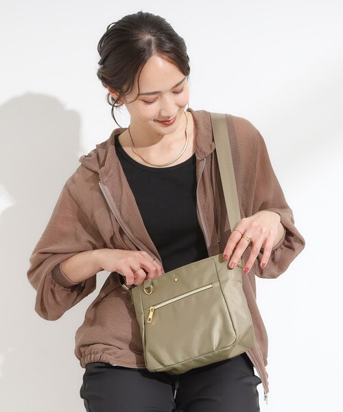 SHOO・LA・RUE（シューラルー） ショルダーバッグ バッグ 「撥水
