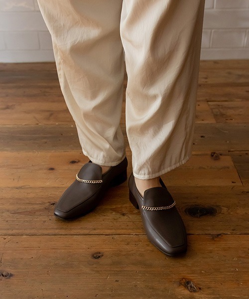 Louis Vuitton ローファー ゴールドチェーン Louis Vuitton ローファー ゴールドチェーン LOUIS VUITTON - ルイ