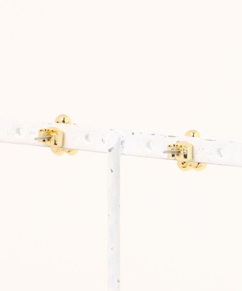 MARC JACOBS デイジーピアス Marc Jacobs デイジー ピアス | ゴールドトーン | FARFETCH JP