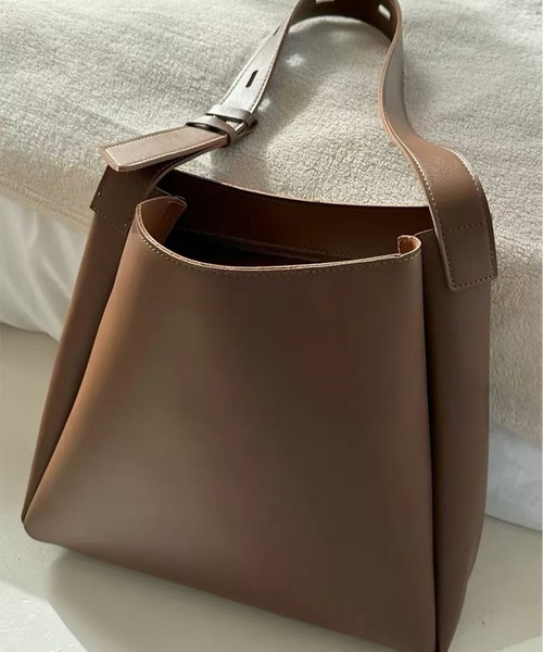 center i ショルダーバッグ バッグ ポーチ付きフェイクレザー