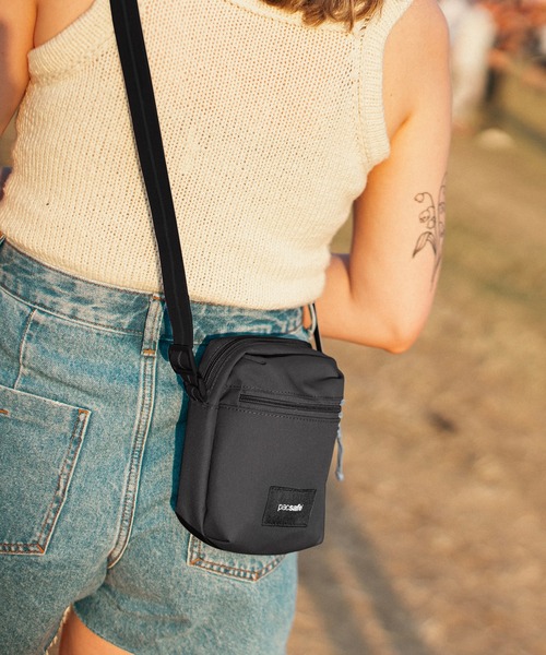 PacSafe ショルダーバッグ pacsafe/パックセーフ GO Micro