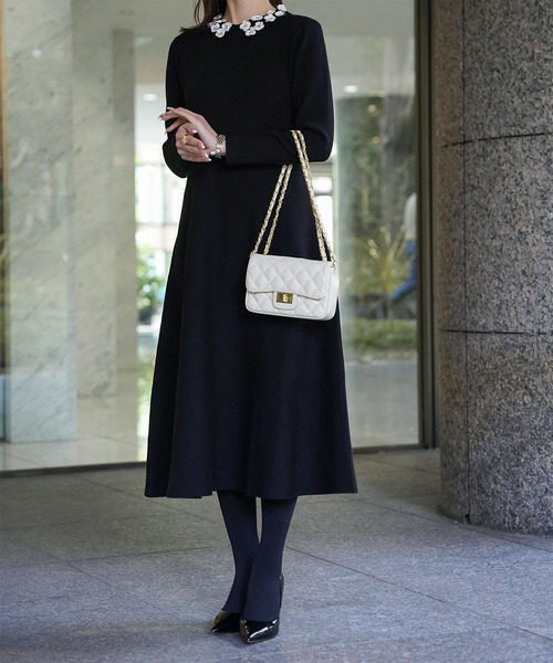 HUIT bouquet（ユイット ブーケ） ワンピース フラワーモチーフ 襟付き