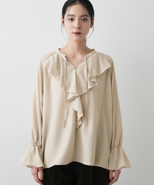 新品タグ付き UNTITLED 洗える フィブリルフリル ブラウス ベージュ Dessin（デッサン） ブラウス シャツ 「洗える」フィブリルフリル