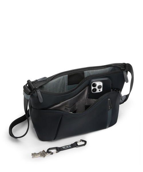 TUMI（トゥミ） ショルダーバッグ TUMI AXIS ミディアム・クロスボディ
