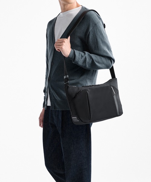 TUMI（トゥミ） ショルダーバッグ TUMI AXIS ミディアム・クロスボディ