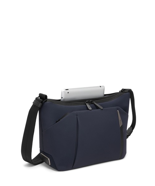TUMI（トゥミ） ショルダーバッグ TUMI AXIS ミディアム・クロスボディ
