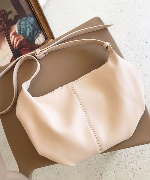 LORISTELLA ハーフムーン レザー ショルダーバッグ 未使用級 タグ付 florist（フローリスト） ショルダーバッグ バッグ タックデザイン