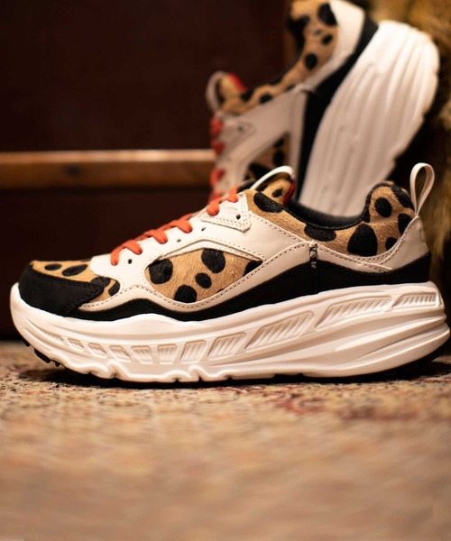 UGG Australia（アグオーストラリア） 「UGG」 ローカットスニーカー