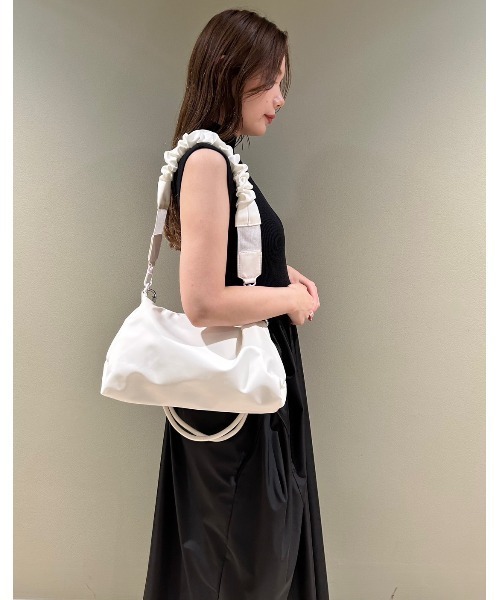 本日14日21時まで　美品 ベージュ emmi トートバッグ emmi 「emmi」 トートバッグ ONE SIZE ベージュ レディース