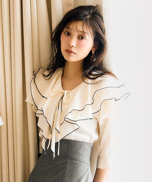 AND COUTURE（アンドクチュール） ブラウス シャツ ラッフルハーフ