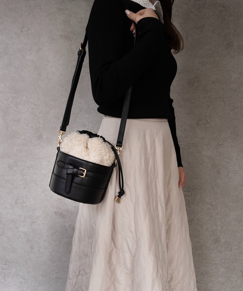 SHE HER HER HERS ショルダーバッグ バッグ ボア巾着ショルダーバッグ