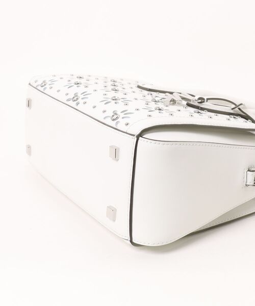(新品)未使用MICHAEL KORS ハンドバッグ ホワイト　箱付き MICHAEL KORS（マイケルコース） ハンドバッグ LAILA エンブリッシュ