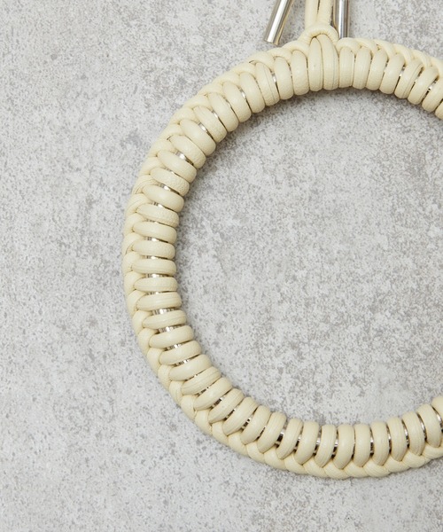itti イッチ　CRISTY KNOT WRIST CIRCLE CHARM ITTI (イッチ) | CRISTY KNOT WRIST CIRCLE CHARM / RAPTO JP