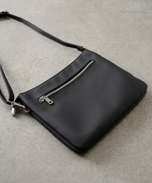 UNITED TOKYO ショルダーバッグ MINI LEATHER SACOCHE メンズ