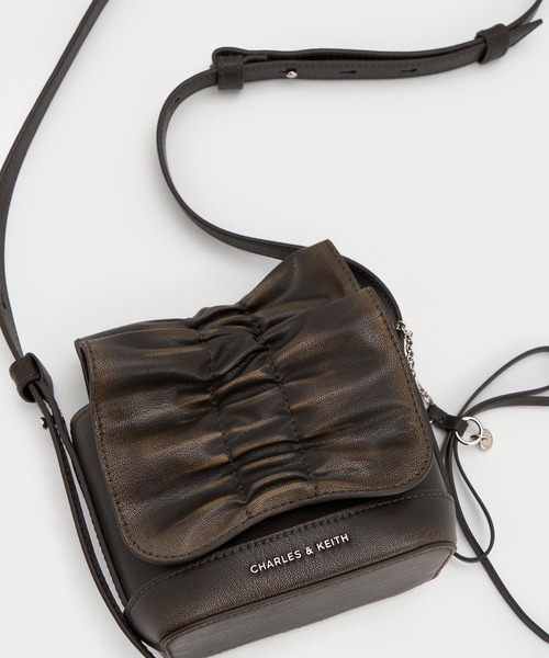 CHARLES ＆ KEITH ハンドバッグ Kadee ケーディー ルーシュ
