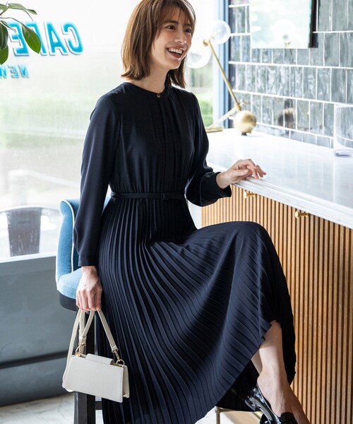 未使用✨エニィスィス　ワンピース　プリーツ　長袖　濃紺　式典お出かけ　現行タグ ANY SIS（エニィスィス） ワンピース ノーブルプリーツ ワンピース