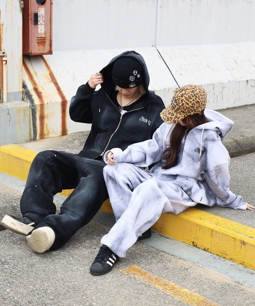 ATMARK パーカー 「2サイズ展開 / UNISEX グラフィティロゴ スプレー