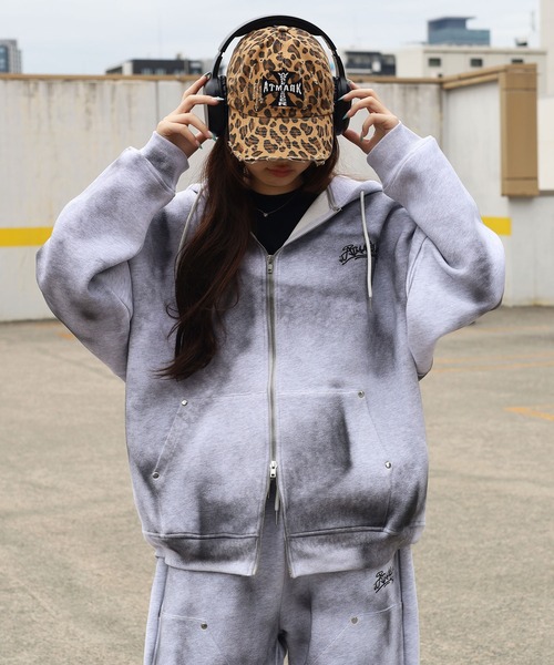 ATMARK パーカー 「2サイズ展開 / UNISEX グラフィティロゴ スプレー