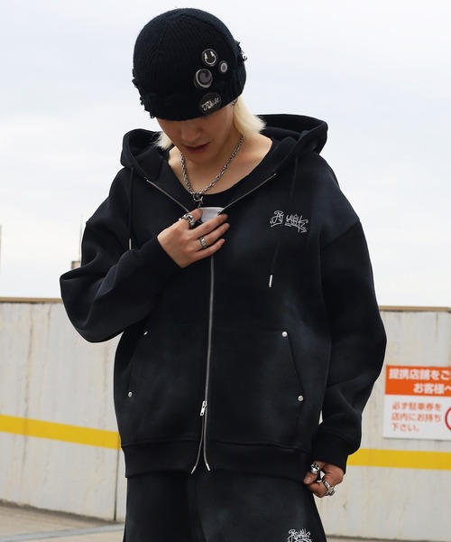 ATMARK パーカー 「2サイズ展開 / UNISEX グラフィティロゴ スプレー