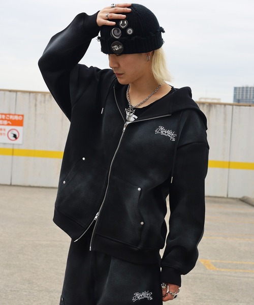 ATMARK パーカー 「2サイズ展開 / UNISEX グラフィティロゴ スプレー