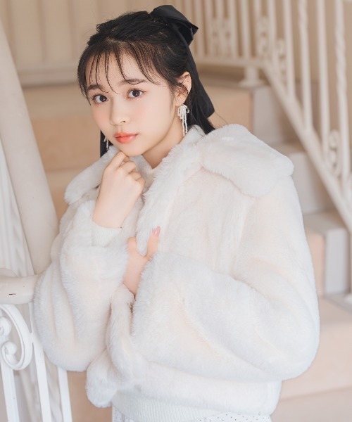 完売品　新品　タグ付き　エコファー エレガンス ジャケット　ホワイト 完売品 新品 タグ付き エコファー エレガンス ジャケット ホワイト