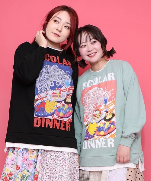 Scolar スカラーちゃんの夕食柄レイヤード風配色プルオーバー ScoLar（スカラー） トレーナー スウェット スカラーちゃんの夕食柄